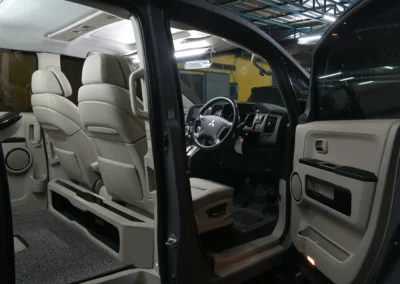 Mitsubishi Delica Repaint Pintu dan Modifikasi Interior - Ergolux Luxury Car Interior