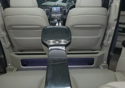 Mitsubishi Delica Konsol Tengah - Ergolux Luxury Car Interior