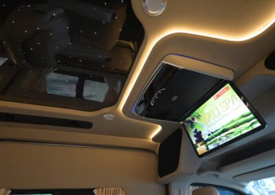 Hiace Premio VIP Interior (38)